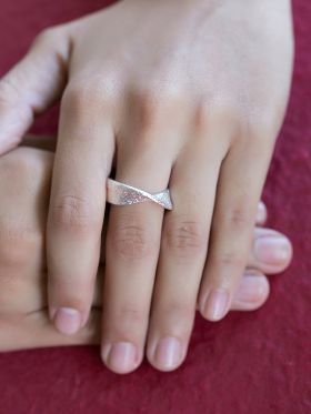 Mobius Ring