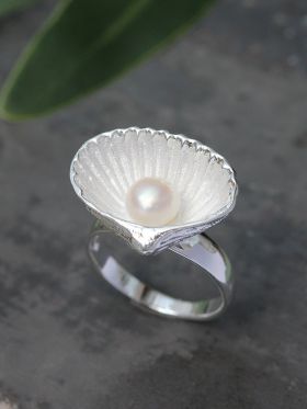 Half-Shell Ring