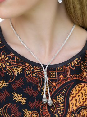 Claque Necklace