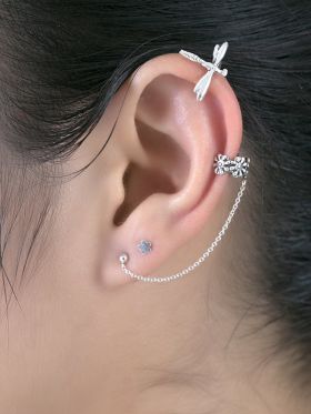 Daisy Studs