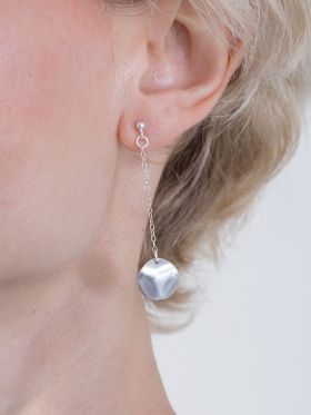 Pendulum Studs
