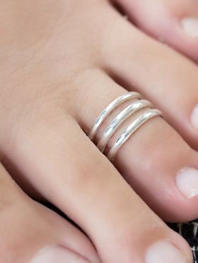 Trio Toe Ring