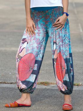 Bund Promenade Casual