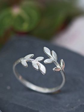 Laurel Wreath Ring