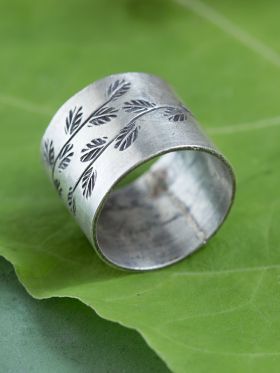 Laurel Stamp Ring