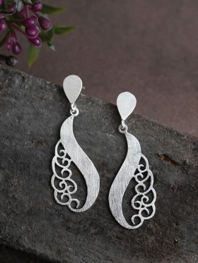 Lace Studs