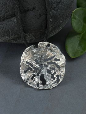 Pella Pendant