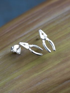 Pliers Studs