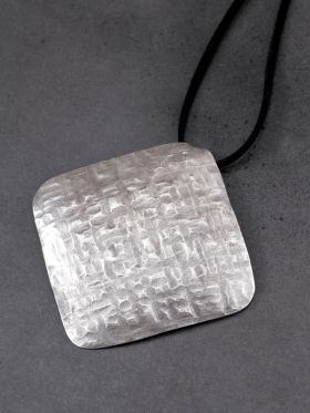 Appian Pendant
