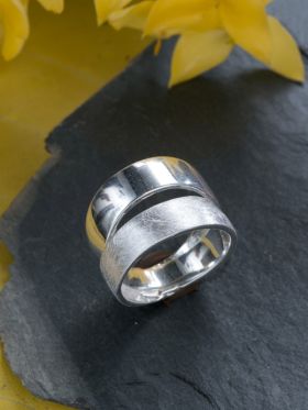 Banner Ring