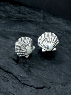Scallop Studs