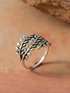 Laurels Ring