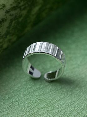 Columns Toe Ring