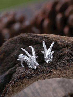 Rhebok Studs