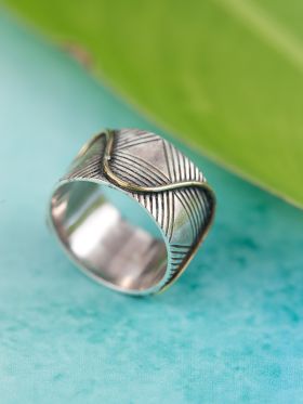 Meander Ring
