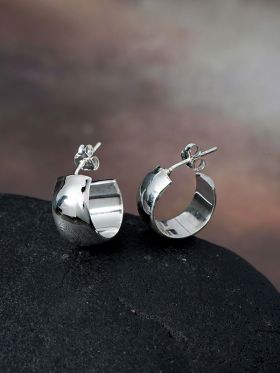 Curvette Studs
