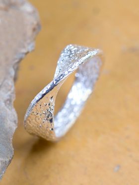 Mobius Ring