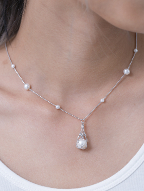 Pearl Sling Necklace