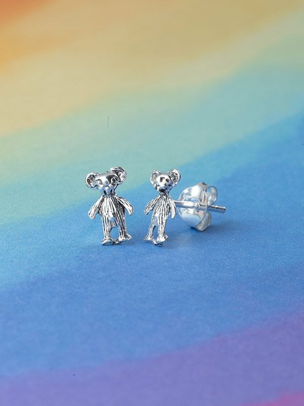 womens-jewelry-earrings-tiny-stud-cubs