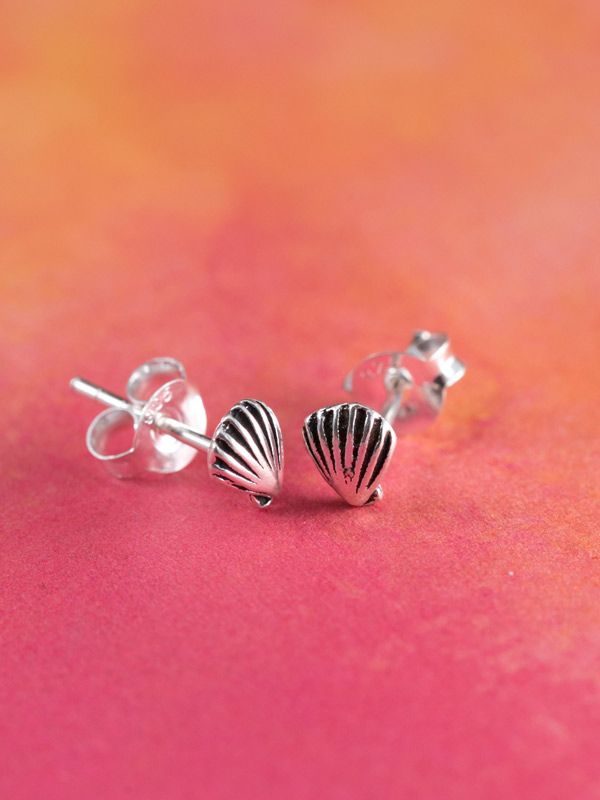 womens-jewelry-sterling-studs-clamshell_1