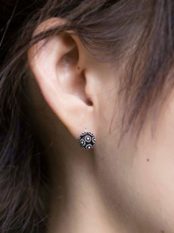 Jasmine Orbstuds