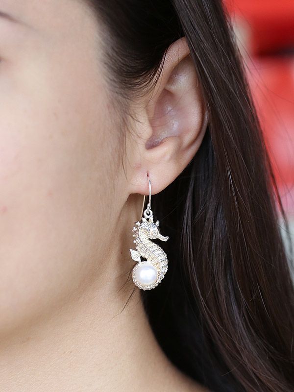 Seahorse Pearl Earring