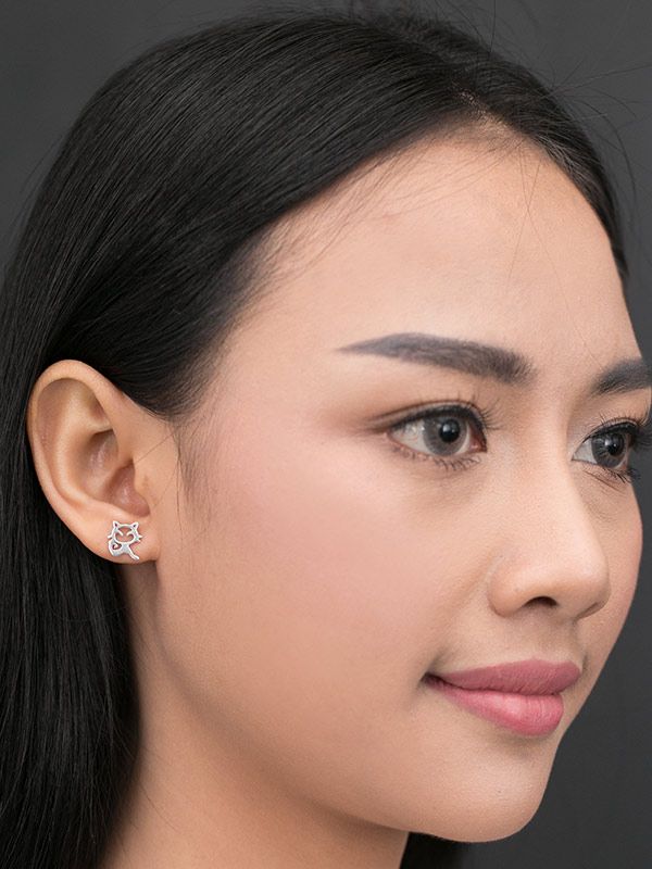 Kitten Studs