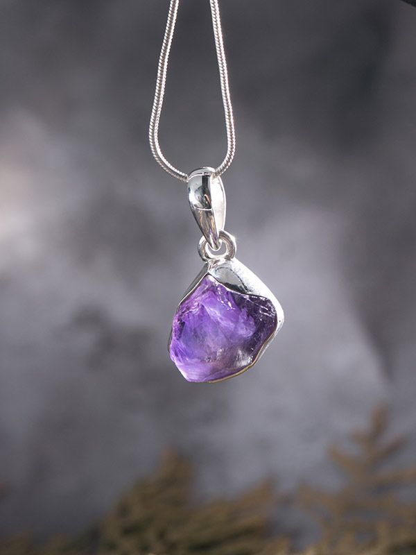 Lucid Solitaire Pendant
