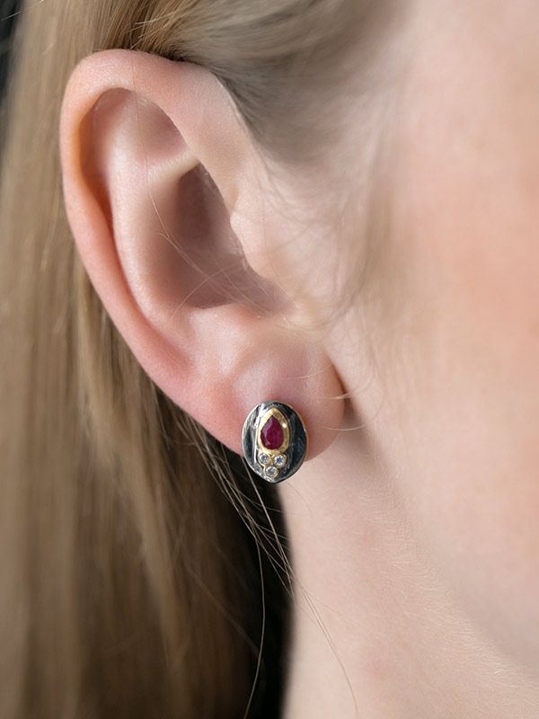 Tirith Studs
