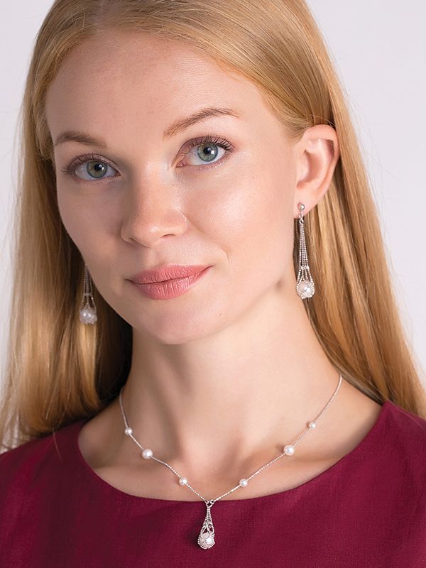 Pearl Sling Necklace