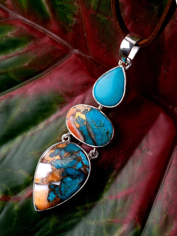 Alara Pendant