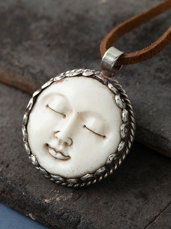 Luna Pendant
