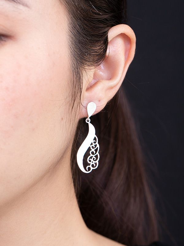 Lace Studs