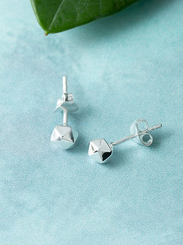 Scepter Studs
