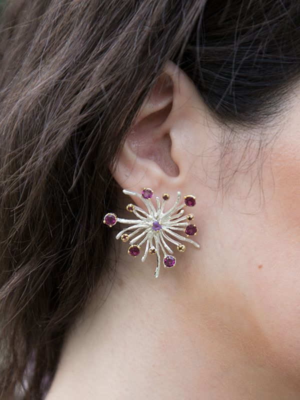 Red Nova Studs