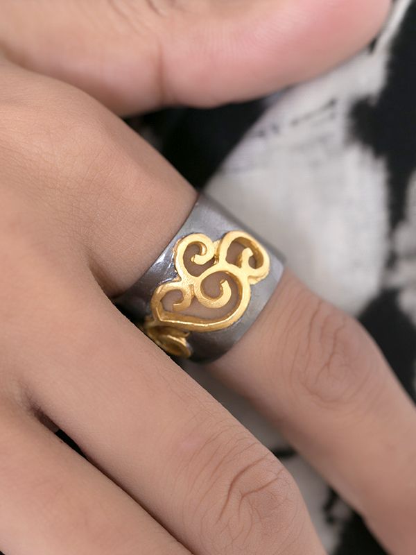 Scroll Band Ring
