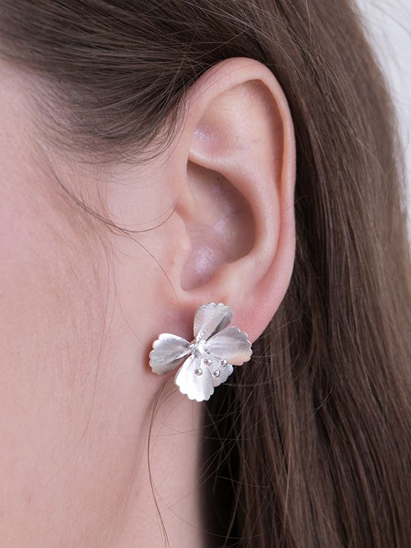 Assaye Studs