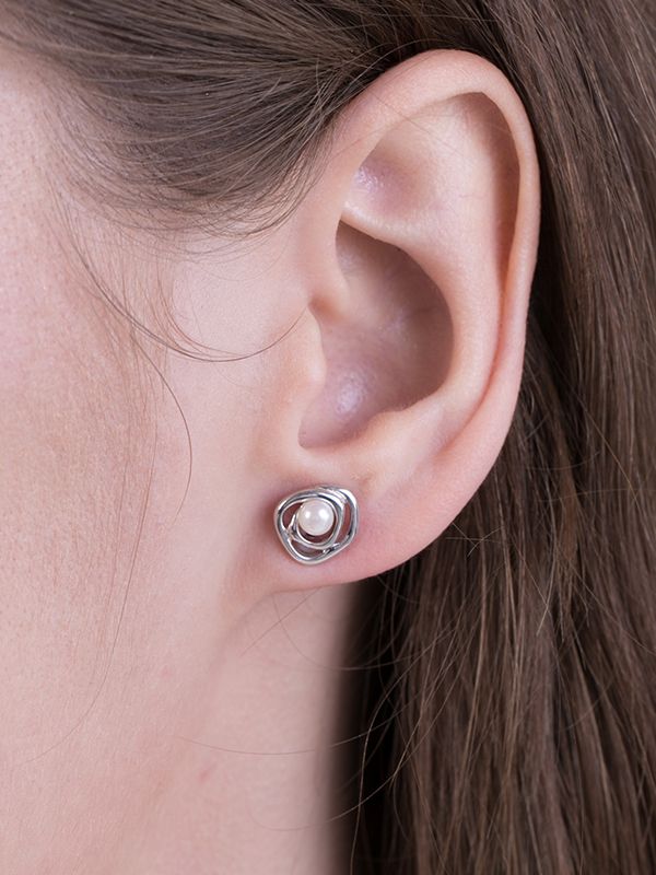 Cachet Studs