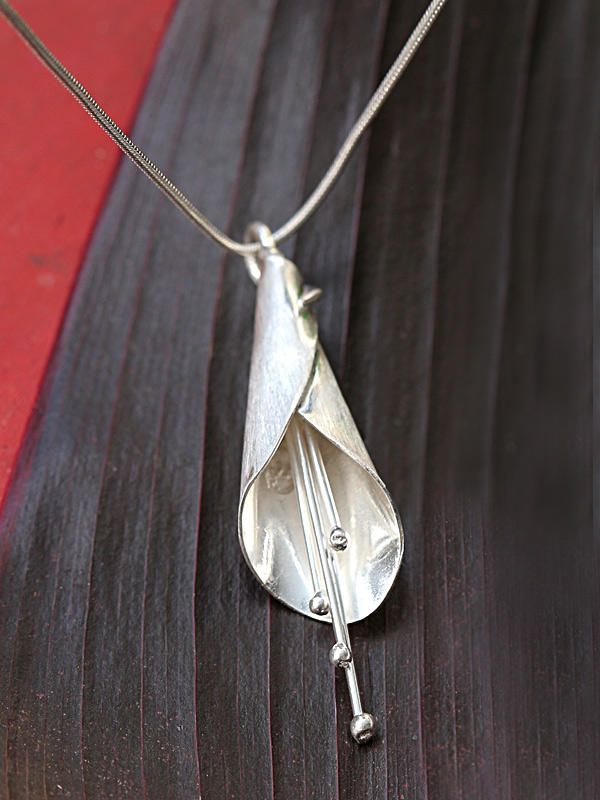 Hana Pendant