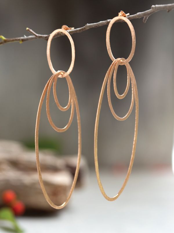 Cyclic Studs