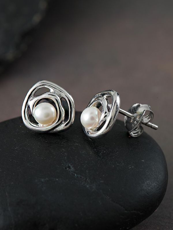 Cachet Studs