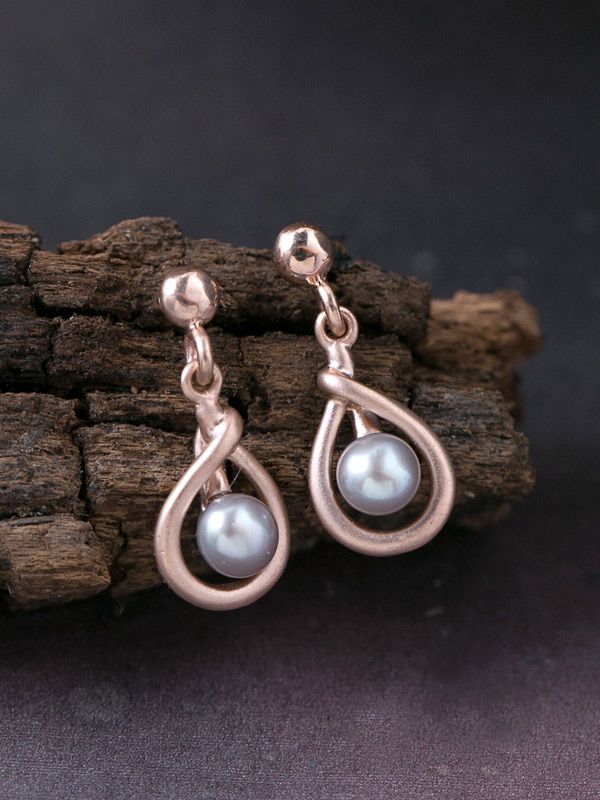 Evening Pearl Earring