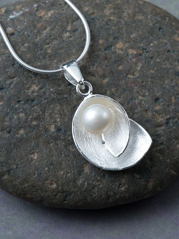 Cove Pendant