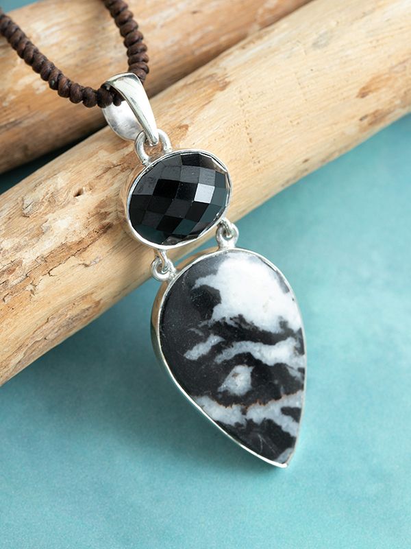 Kuro Pendant
