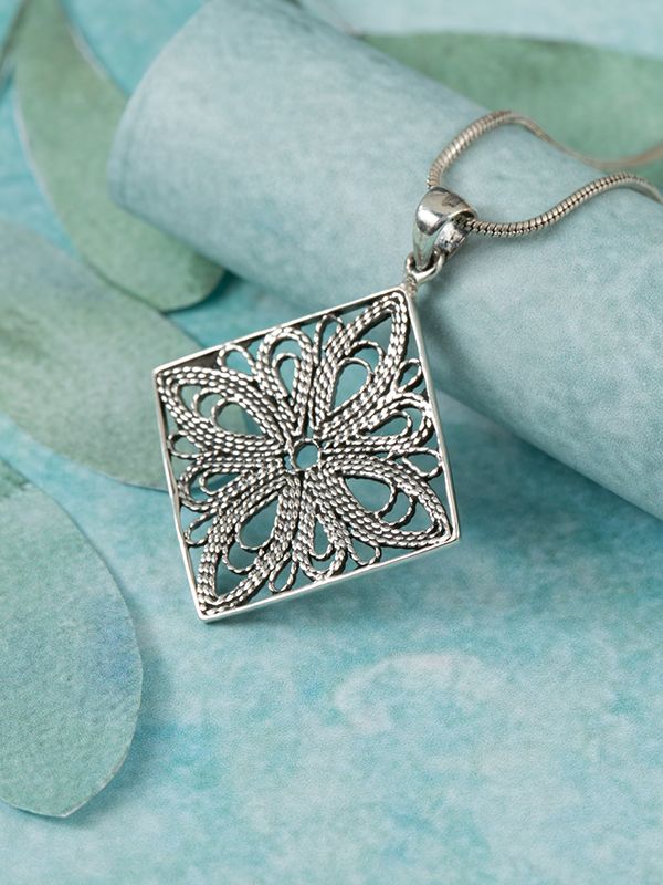 Emerge Pendant