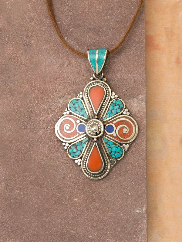 Causeway Pendant