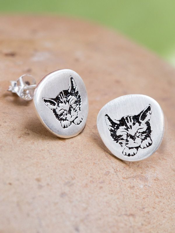Cat Nap Earring