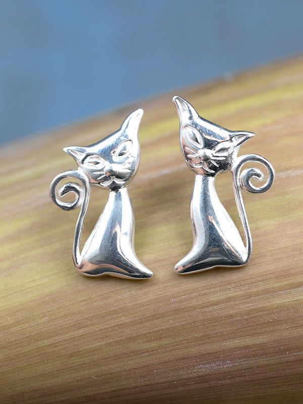 Wry Cat Studs