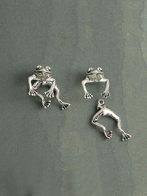 Frog Studs