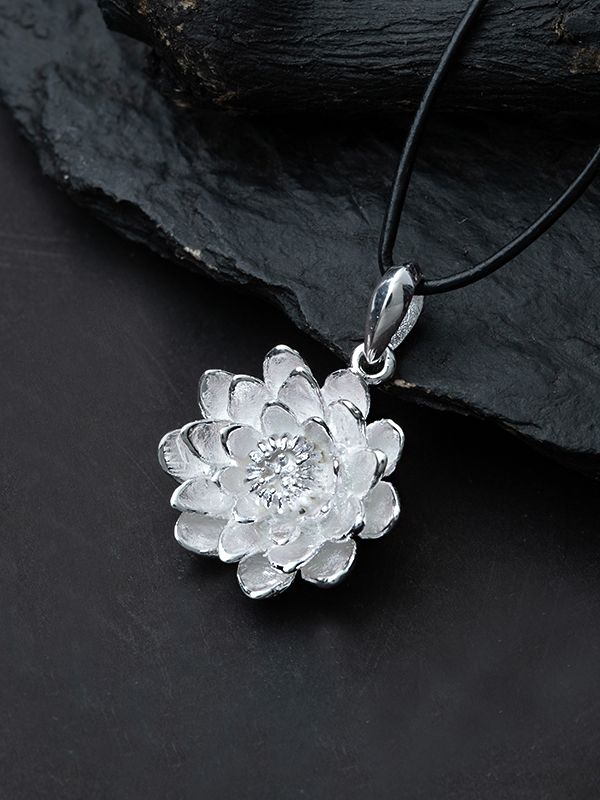 Silverose Pendant
